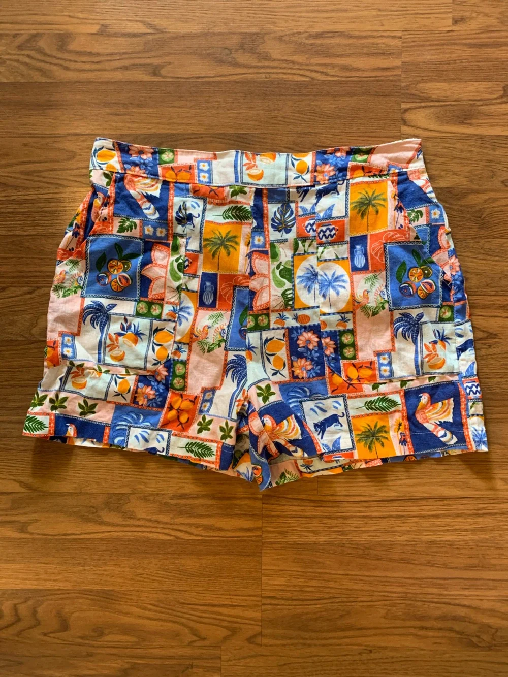 C&C California 100% Linen Multicolor Tropical Patchwork Resortwear Beach Shorts